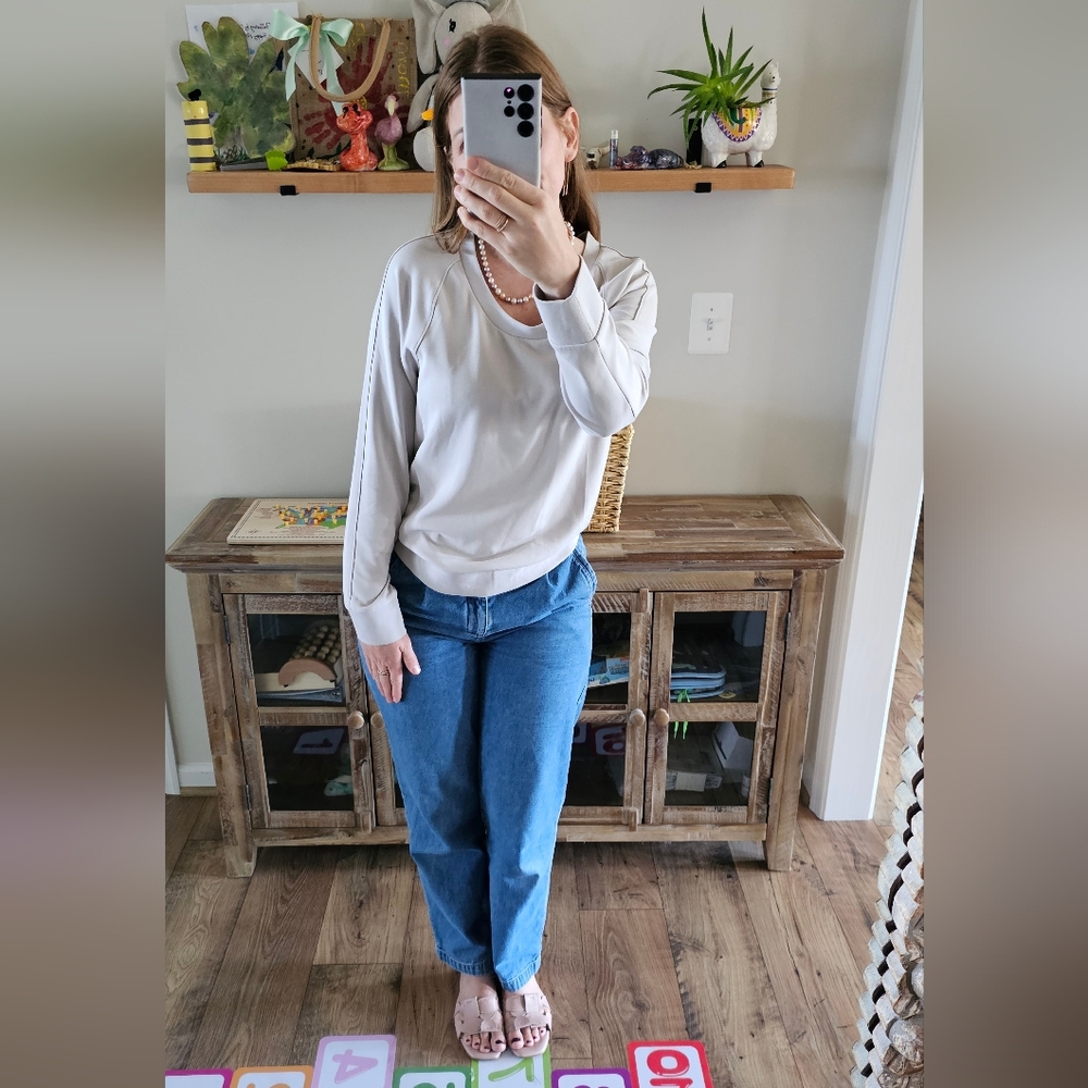 Athleta Seasoft Scoop Neck Sweatshirt | Size Small | Soft Neutral Beige